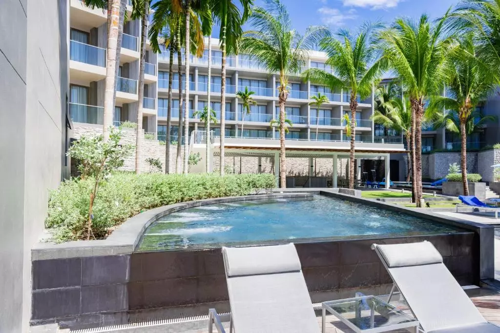 HOTEL OCEAN FRONT BEACH RESORT